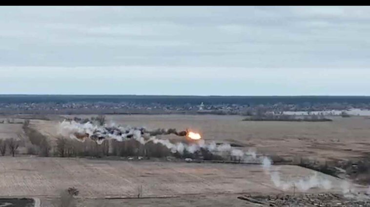 بالفيديو.. إسقاط طائرة مروحية حربية روسية من طراز Mi-24/35 بواسطة صاروخ MANPAD