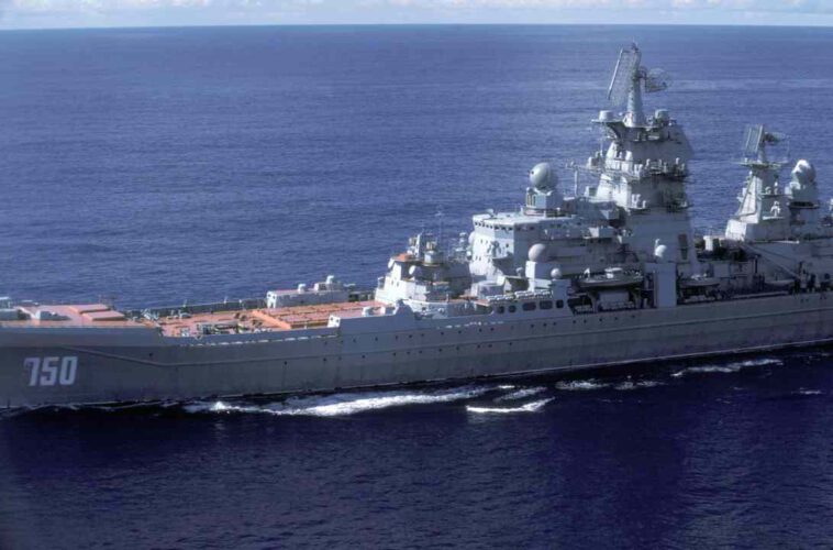 الجيش الروسي يرسل أكبر سفينة قتالية في العالم "كيروف" إلى بحر البلطيق قبالة سواحل النرويج التي يجري فيها الناتو تدريبات عسكرية بمشاركة حاملات طائرات