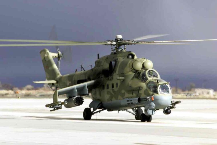 مروحية Mi-24 روسية تنجو من صاروخ ستينغر أوكراني أُطلق عليها على بعد 800 متر فقط