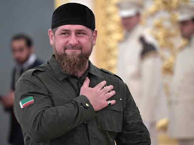 وسط تعجب عالمي.. الرئيس الشيشاني في ضواحي كييف على الخط الأول