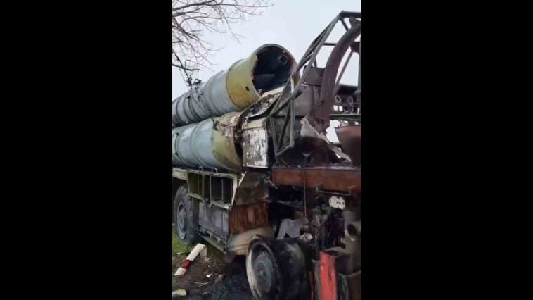 طائرة بيرقدار أوكرانية تدمر نظام إس-300 روسي (فيديو)