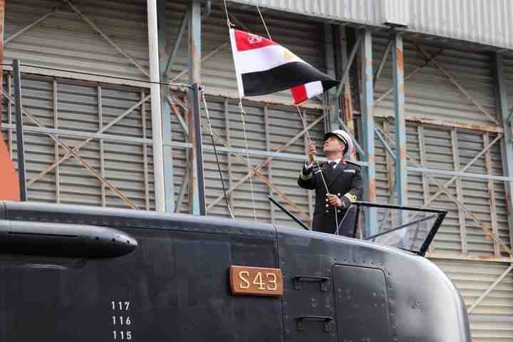 في مثل هذا اليوم رفع علم القوات البحرية المصرية على الغواصة الهجومية الثالثة S43 خلال حفل استلامها في ميناء كيل شمال ألمانيا