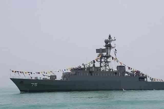 مدمرتان جديدتان تنضمان إلى البحرية الإيرانية