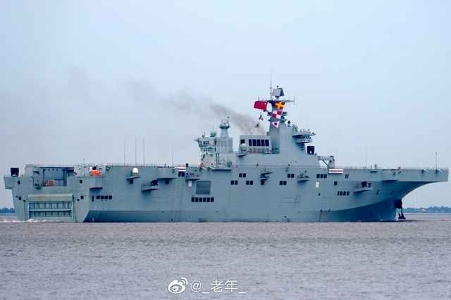 الصين تُجهز ثلاث سفن هجومية برمائية من طراز Type 075 لهجوم محتمل على تايوان