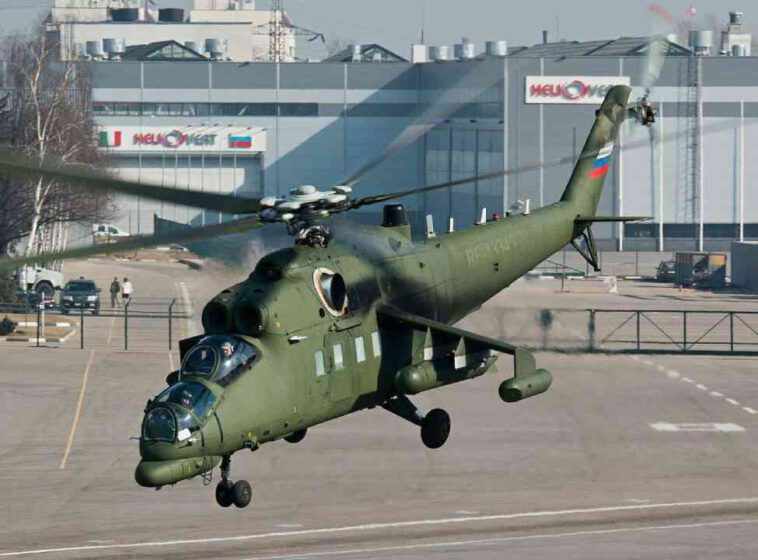 القوات الأوكرانية تسقط طائرة هليكوبتر روسية من طراز Mi-35MS