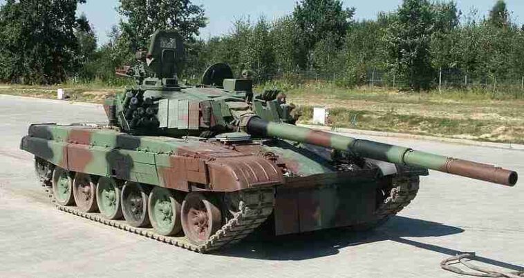 بولندا ترسل 240 دبابة T-72 وراجمات صواريخ ومركبات مدرعة إلى أوكرانيا