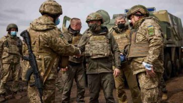تركيا تقترح استراتيجية لإنقاذ الجنود الأوكرانيين في منشأة الصلب في آزوفستال