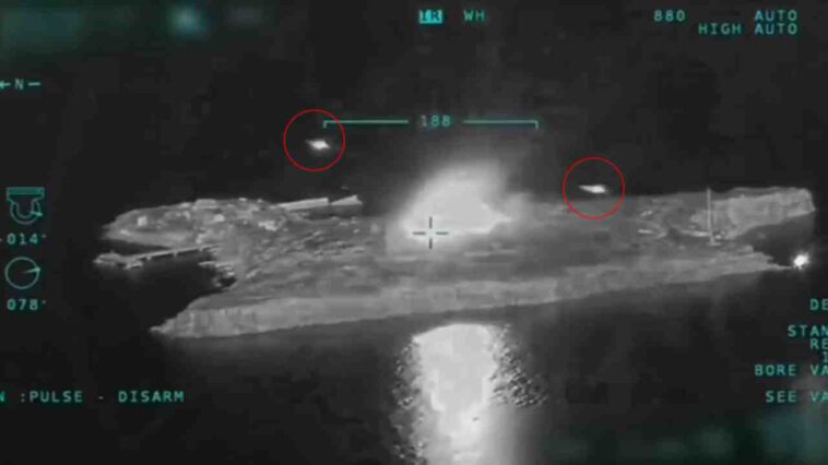 مقاتلتين سو-27 أوكرانيتين تنفذان عملية قصف على مواقع روسية على علو جد منخفض في جزيرة الثعبان (فيديو)