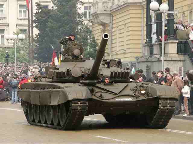المغرب يتسلم 14 دبابة T-72M من جمهورية التشيك
