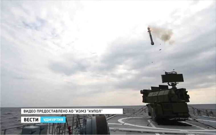 تجهيز سفينة الدورية الروسية فاسيلي بيكوف بنظام الدفاع الجوي Tor-M2KM