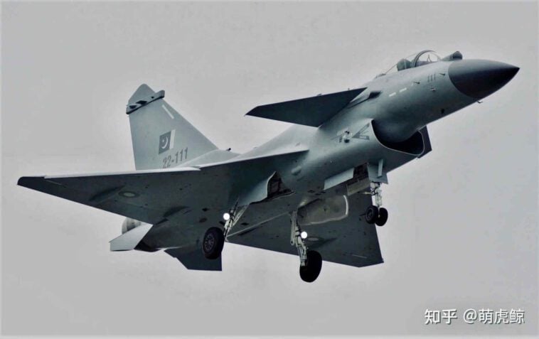 رصد طائرة مقاتلة من طراز J-10CP بألوان سلاح الجو الباكستاني
