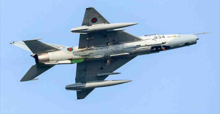 سقوط طائرة مقاتلة صينية في منطقة سكنية بوسط الصين