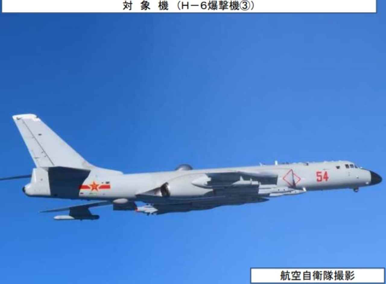 قاذفات صينية مسلحة بصواريخ فرط صوتية تحلق بالقرب من اليابان