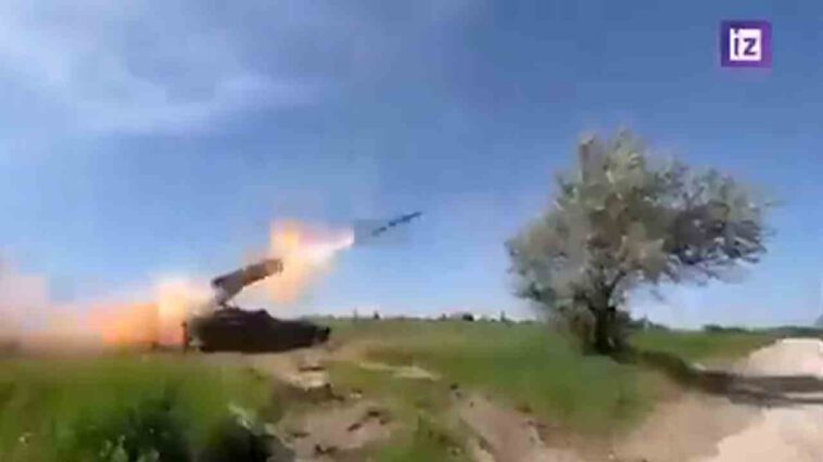 قوة الرادارات المضادة للمدفعية.. فيديو يوضح تدمير منظومة راجمة الصواريخ الروسية المتطورة TOS-1A بعد إطلاقها صاروخ واحد