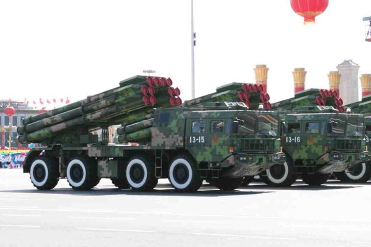 كمبوديا تعزز قوتها النيرانية براجمات صواريخ ومدافع صينية