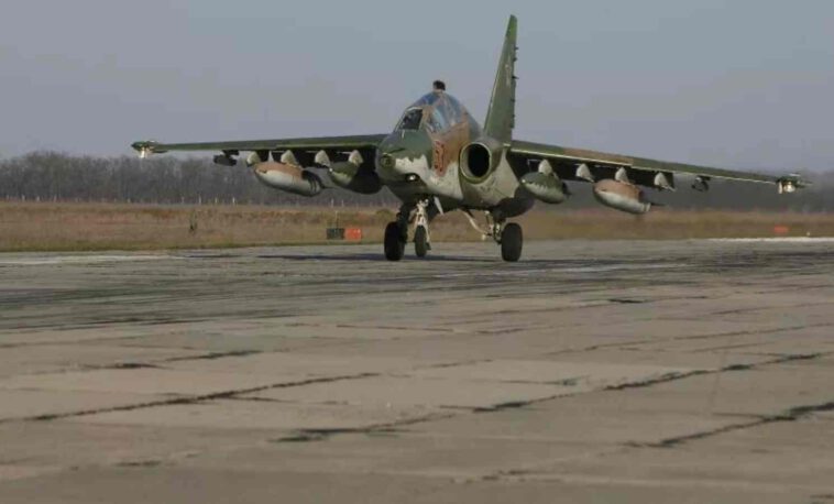 إسقاط طائرة روسية من طراز Su-25 بواسطة أنظمة دفاع جوي أرض-جو