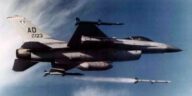 الصاروخ الأمريكي الشهير "AIM-120 أمرام" يكمل عامه الـ 30 منذ دخوله الخدمة في عام 1991
