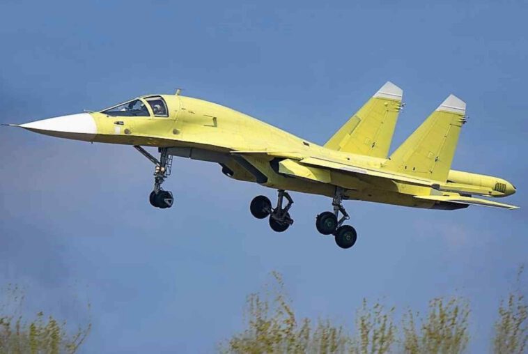 القوات الجوية الروسية تستلم قاذفات الخطوط الأمامية الأولى من طراز Su-34M