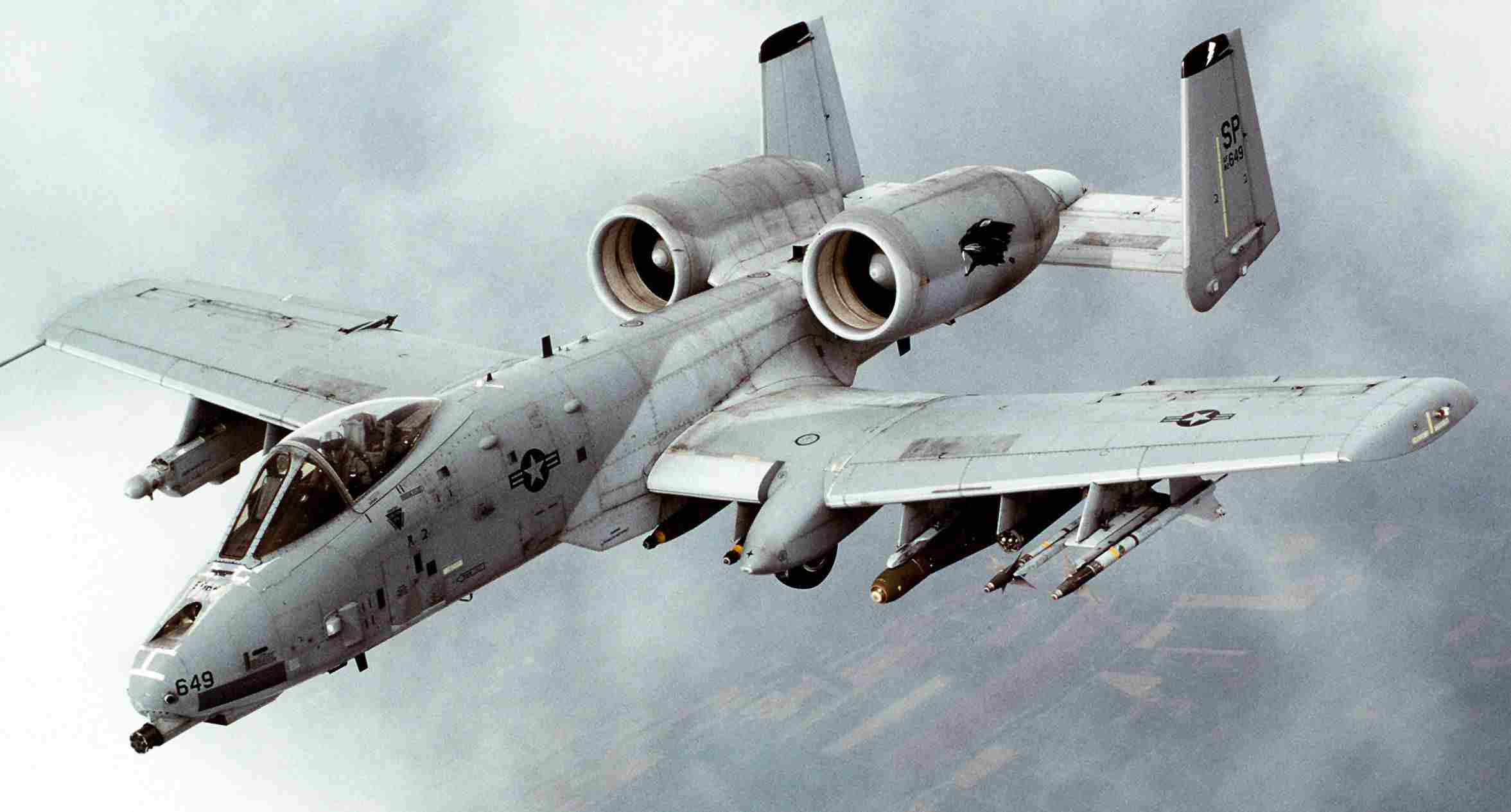 القوافل والأرتال المدرعة الروسية في خطر.. الولايات المتحدة مستعدة لمناقشة منح أوكرانيا الطائرة القاذفة A-10 Thunderbolt II Warthog الفائقة التطور