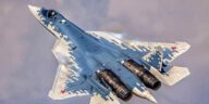 روسيا تختبر مجموعة اتصالات جديدة لمقاتلة الجيل الخامس من طراز Su-57