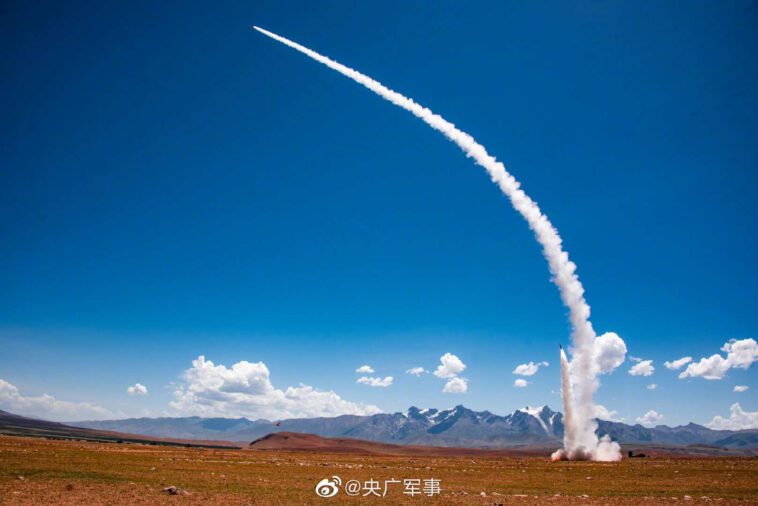 نظام الدفاع الجوي HQ-16 الصيني يُظهر قدرته في اعتراض الأهداف منخفضة التحليق وصغيرة الحجم