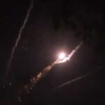 100 صاروخ على إسرائيل.. سماء إسرائيل تضيء بالصواريخ بعد اغتيال زعيم الجهاد الإسلامي