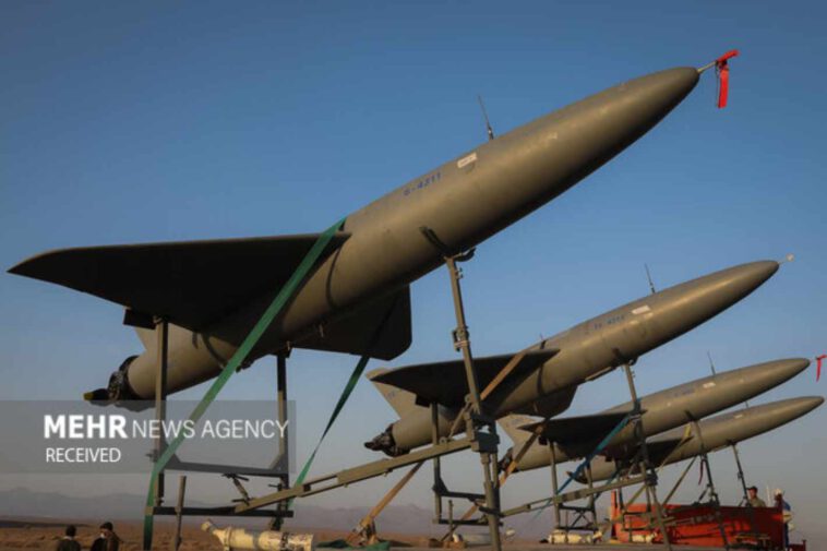 إيران تطلق تدريبات عسكرية ضخمة بطائرة بدون طيار