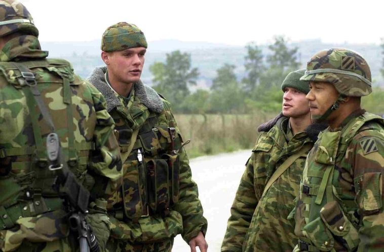 الرئيس الروسي فلاديمير بوتين يوقع مرسومًا لزيادة حجم القوات المسلحة إلى مليونين و40 ألف جندي