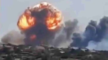 شاهد انفجارات ضخمة تهز قاعدة ساكي الجوية الروسية في القرم