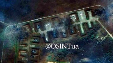 صور الأقمار الصناعية تكشف تدمير عدد كبير من طائرات سو-30 وسو-25 في قاعدة ساكي الجوية
