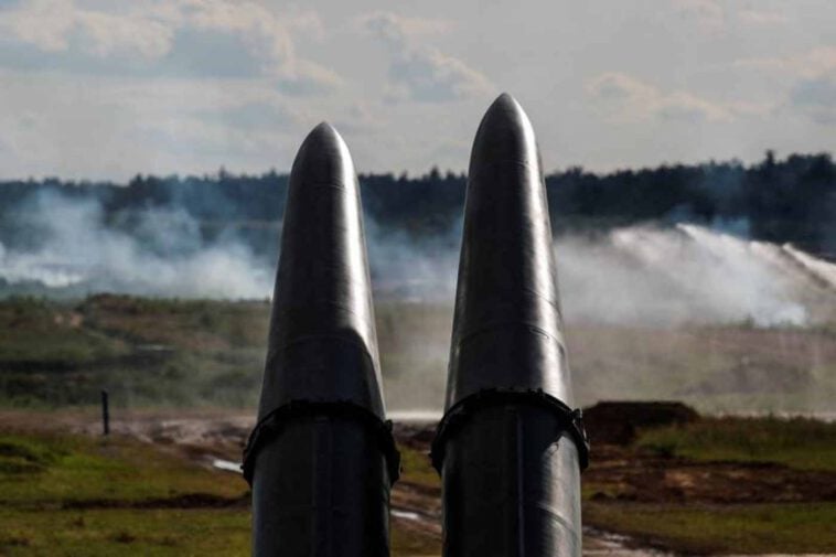 هرمجدون نووي شامل.. بوتين "قد يُطلق صاروخًا نوويًا في أوكرانيا إذا شعر بهزيمة عسكرية" - جنرال بريطاني