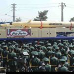 إيران تكشف عن صاروخ باليستي جديد متوسط المدى من طراز "رضوان"
