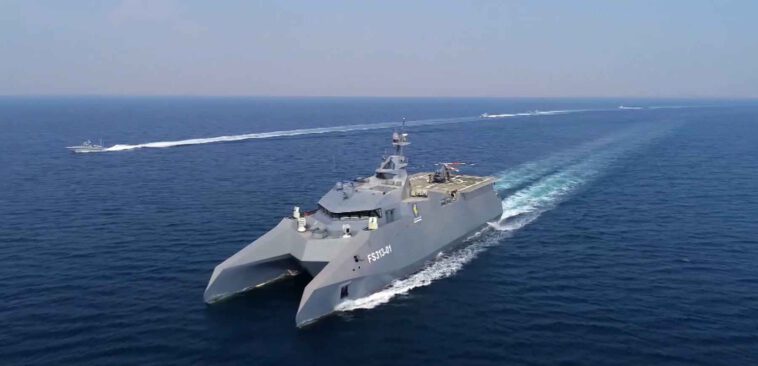 البحرية الإيرانية تكشف عن سفينتها الحربية المتقدمة الجديدة