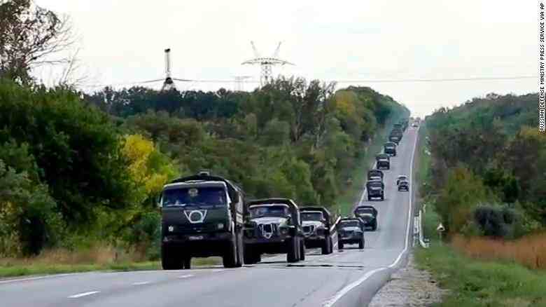 المركبات العسكرية الروسية تتجه إلى خاركيف في 9 سبتمبر.
