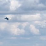شاهد إسقاط طائرة مقاتلة روسية من طراز سوخوي سو-30 بصاروخ أرض-جو