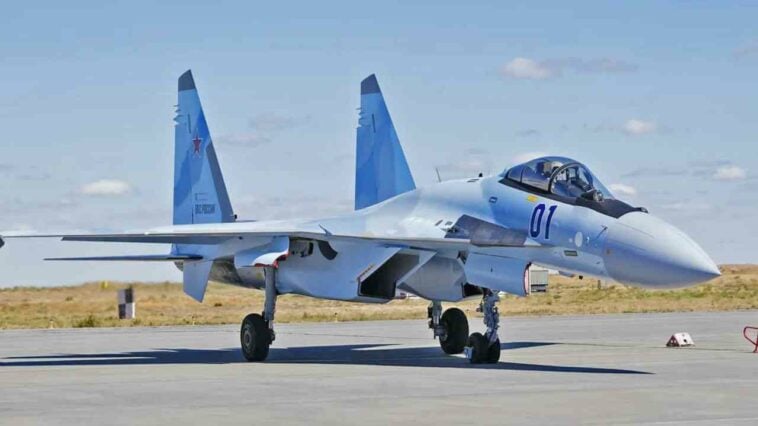 سرب المعتدي الروسي يحصل على أولى طائراته المقاتلة Su-35S