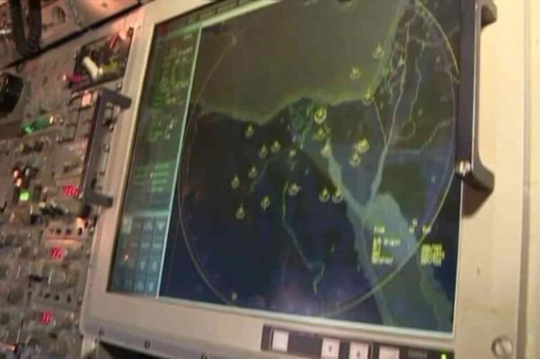 لقطة مميزة من داخل طائرة الإنذار المبكر المصرية E2C