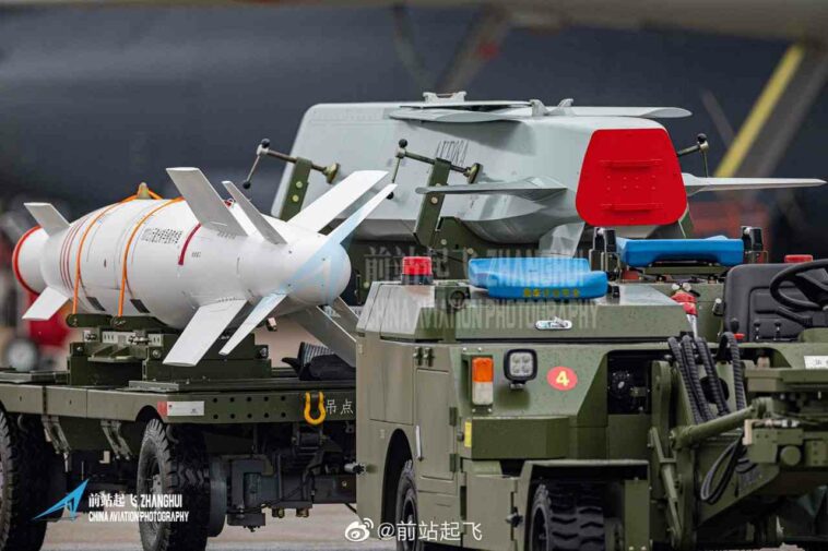 الصين تكشف عن صاروخ كروز شبحي من طراز AKF98A