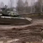روسيا تنشر دبابات T-14 Armata المتطورة في أوكرانيا (فيديو)