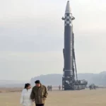 كيم جونغ أون يأخذ ابنته إلى موقع إطلاق صاروخ ولا أحد يعرف سبب ذلك