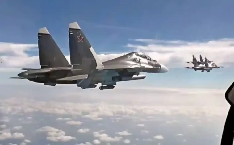 وسط تصاعد حربها مع أوكرانيا، روسيا تحصل على طائرات مقاتلة جديدة مُحسَّنة من طراز Su-30SM2