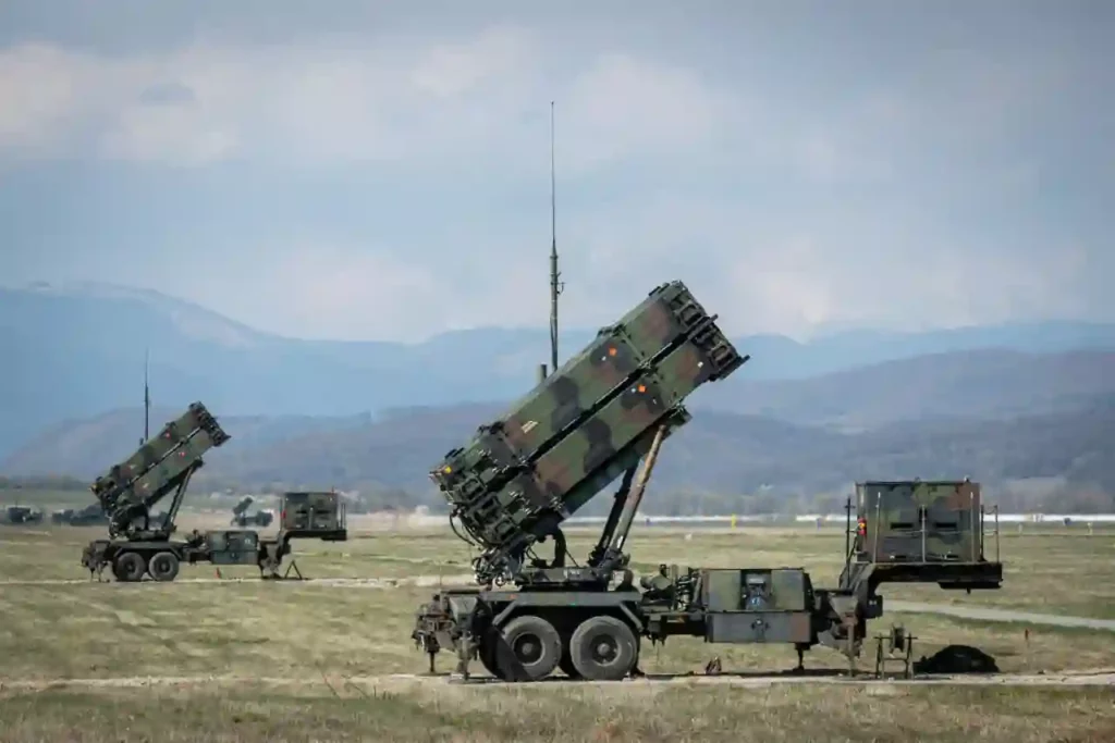 مناورات إسبانية بمقاتلات EF-18M تحاكي مواجهة أنظمة Barak MX المغربية روسيا تهدد الناتو بالهجوم إذا تم نشر صواريخ باتريوت في أوكرانيا