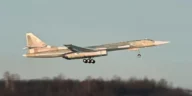 قاذفة الصواريخ الاستراتيجية المطورة من طراز Tu-160M تقوم بأول رحلة لها، إليكم ما يجعلها "خطيرة للغاية"