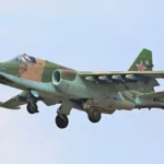 هبوط مذهل لطيار روسي.. طائرة روسية من طراز Su-25 تهبط على بطنها بعد فشل معدات الهبوط (فيديو)