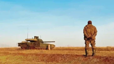 روسيا تنشر دبابات الجيل المستقبلي T-14 Armata في أوكرانيا