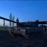 الجيش الأوكراني يختبر دبابة Leopard 2A6 ضد T-62 روسية تم أسرها