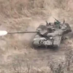 القوات الأوكرانية تفجر دبابة روسية متقدمة