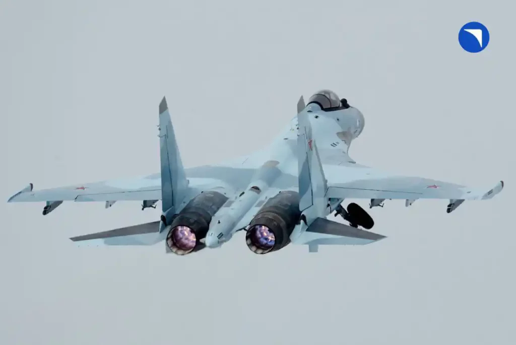 מטוס קרב רוסי Su-35S. לְצַפְצֵף