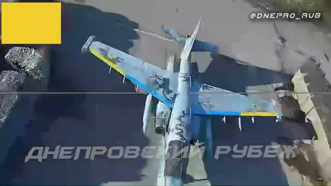 روسيا تدمر نموذجًا وهميًا للطائرة الأوكرانية سو-25