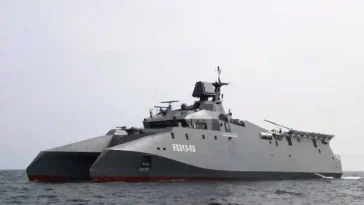 إيران تكشف عن سفن حربية شبحية جديدة